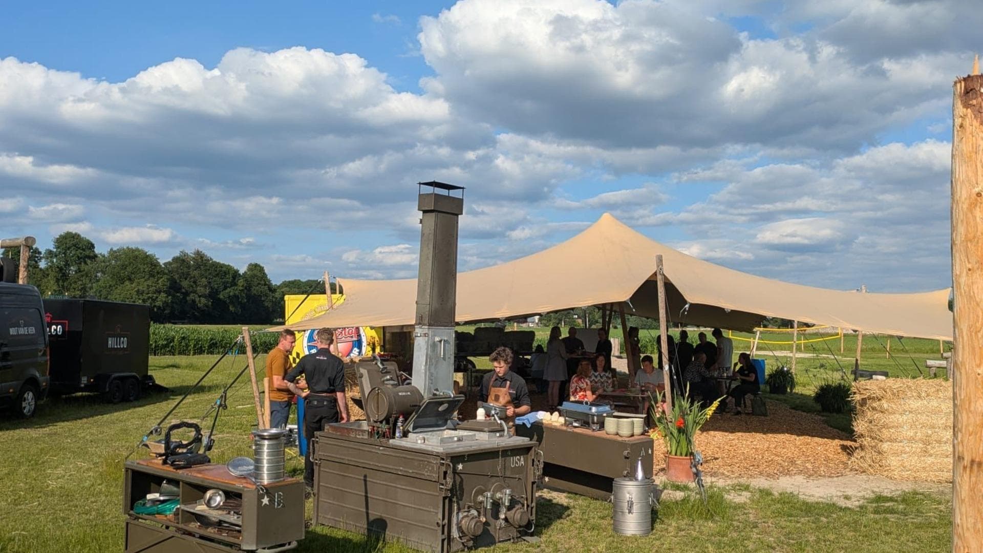 Lunchen op het erf